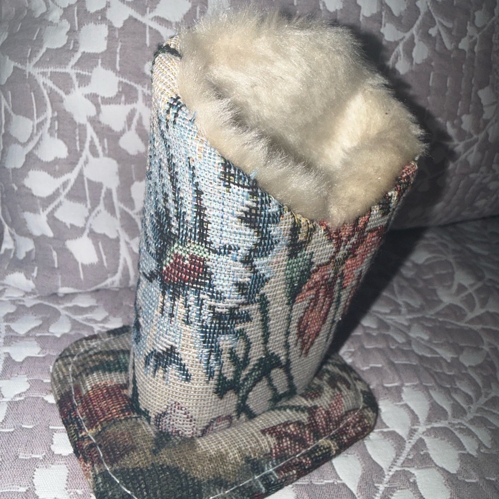 Floral Tapestry Faux Fur Lined Women's Glasses Holder Accessory - Picture 8 of 9